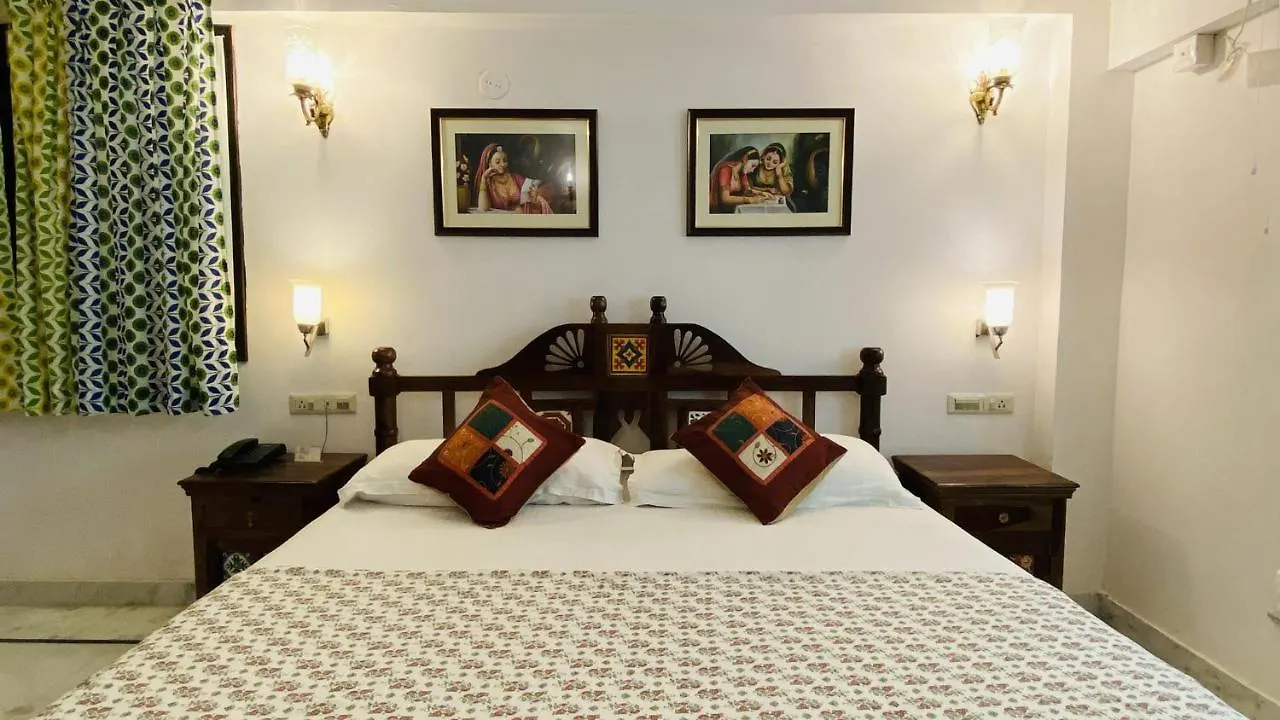 *** Bed & Breakfast Kotra Haveli A Boutique Hotel By Lake Pichola Udaipur India